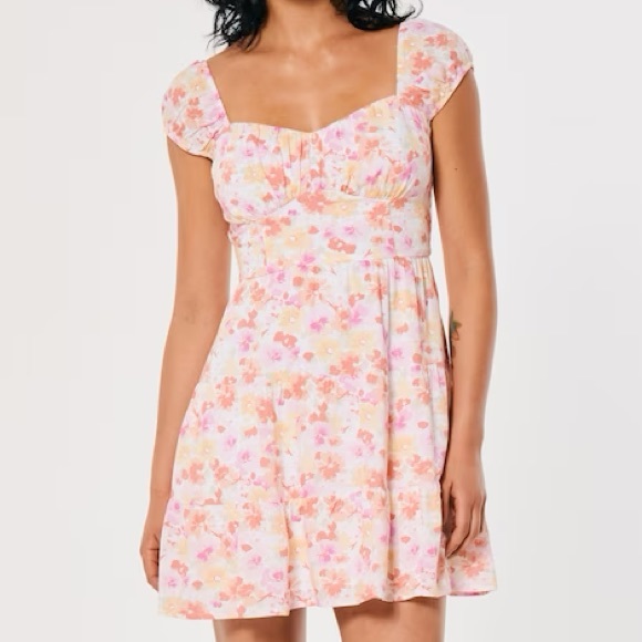 Hollister Dresses & Skirts - Hollister cap sleeve mini dress